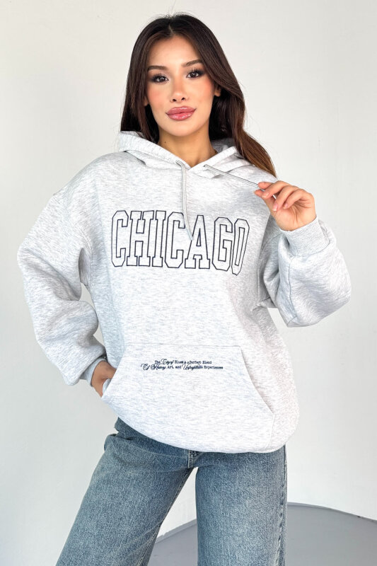 SWT-1682 Gri Chicago Baskılı Kapüşonlu Kanguru Cep Hoodie - 5