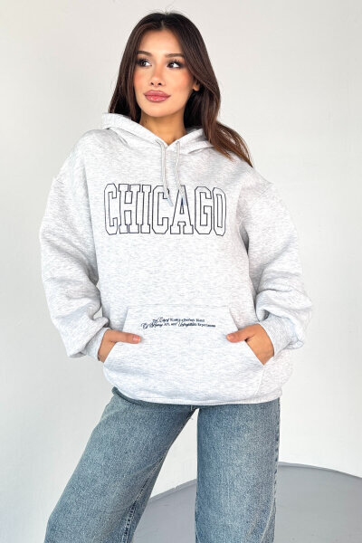 SWT-1682 Gri Chicago Baskılı Kapüşonlu Kanguru Cep Hoodie - 3
