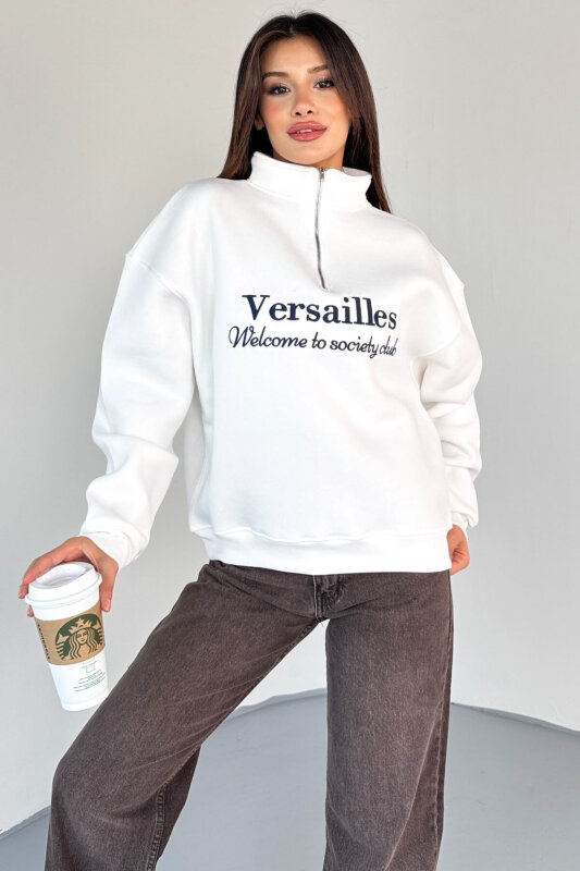 SWT-1715 Beyaz Versailles Baskılı Yarım Fermuarlı Yüksek Yaka Sweatshirt - 1