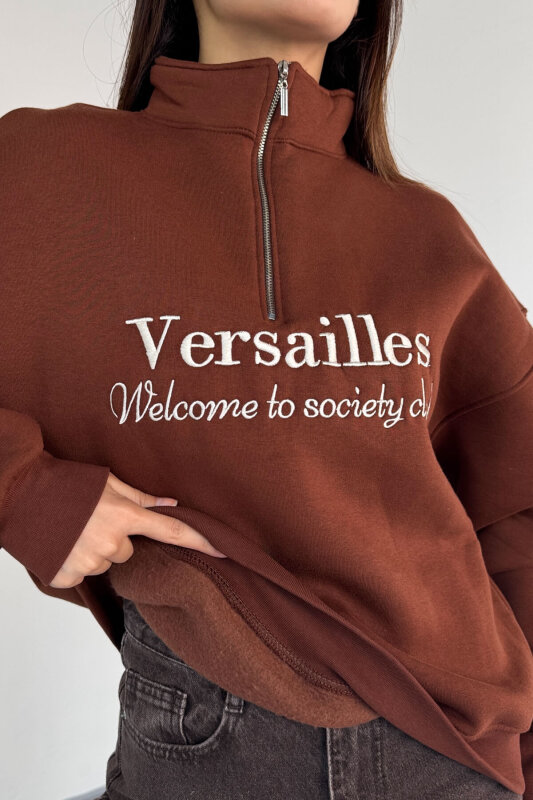 SWT-1715 Kahverengi Versailles Baskılı Yarım Fermuarlı Yüksek Yaka Sweatshirt - 6