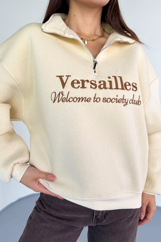 SWT-1715 Krem Versailles Baskılı Yarım Fermuarlı Yüksek Yaka Sweatshirt - 2