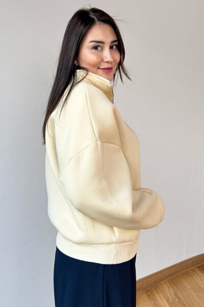 SWT-1870 Krem Yarım Fermuarlı Yüksek Yaka Basic Sweatshirt - 2