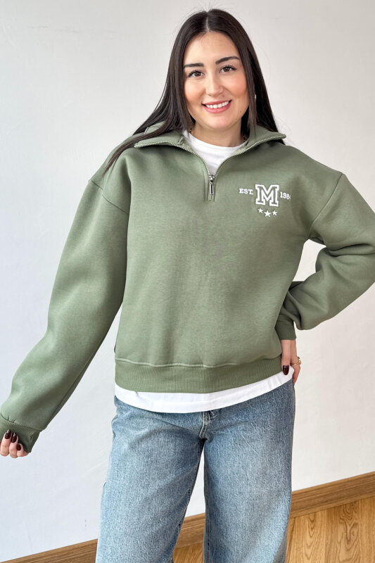 SWT-1877 Haki M Nakışlı Dik Yaka Fermuarlı Üç İplik Şardonlu Sweatshirt - 3