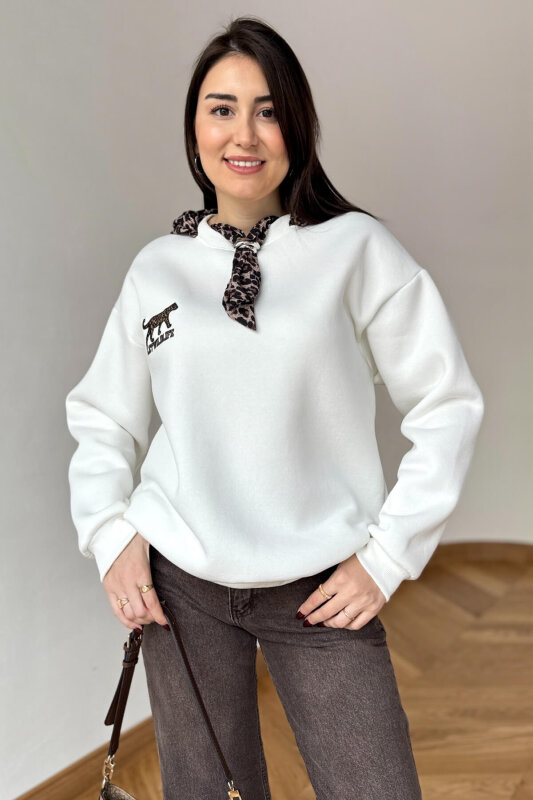 SWT-2311 Ekru Leopar Fular Detaylı Nakışlı Sweatshirt - 3