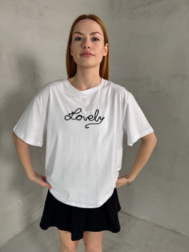 T-904 Beyaz Lovely Yazı Nakışlı Pamuklu Salaş Tişört - Cappmoda