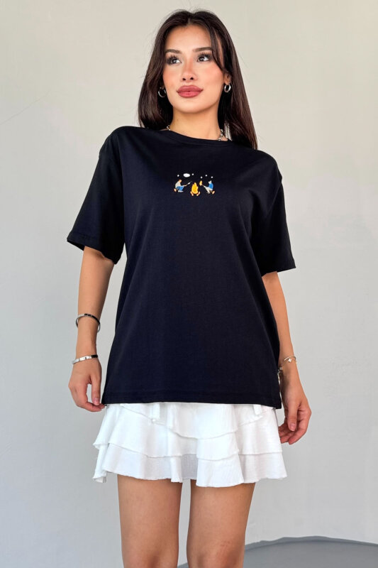 T-910 Siyah Ateş Nakışlı Kısa Kollu Salaş Pamuklu Tişört - 1