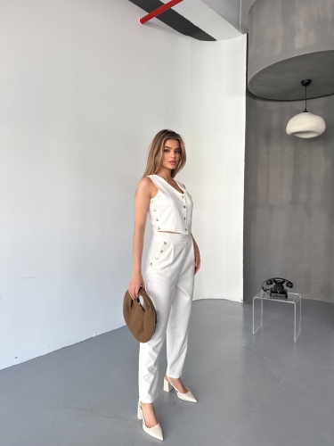 TKM-03674 Beyaz Çıtçıt Detaylı Atlas Kumaş Yelek Havuç Model Pantolon İkili Takım 