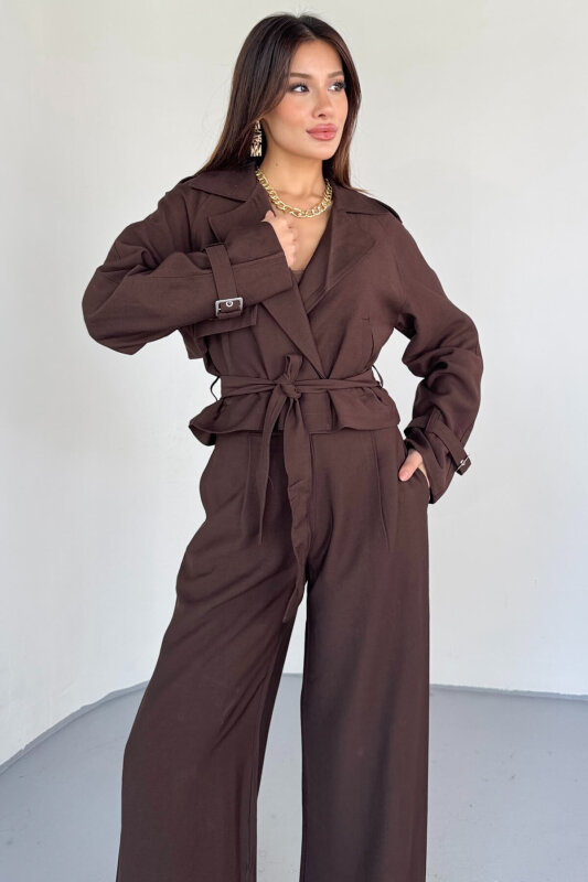 TKM-13337 Kahverengi Yumuşak Dokulu Gabardin Kuşaklı Crop Trençkot & Pantolon İkili Takım - 2