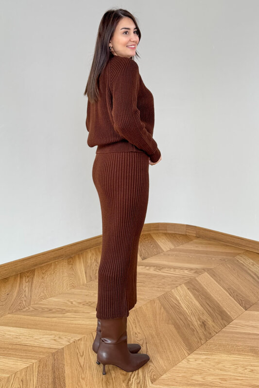 TKM-13357 Acı Kahve Kalpli Düğmeli Hırka & Etek Oversize Triko Takım - 4