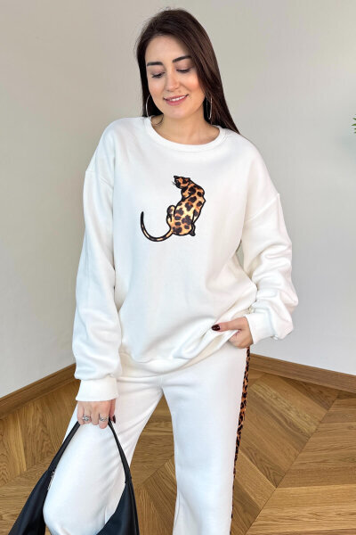 TKM-13362 Beyaz Leopar Nakışlı Üç İplik Şardonlu İkili Takım - Cappmoda (1)