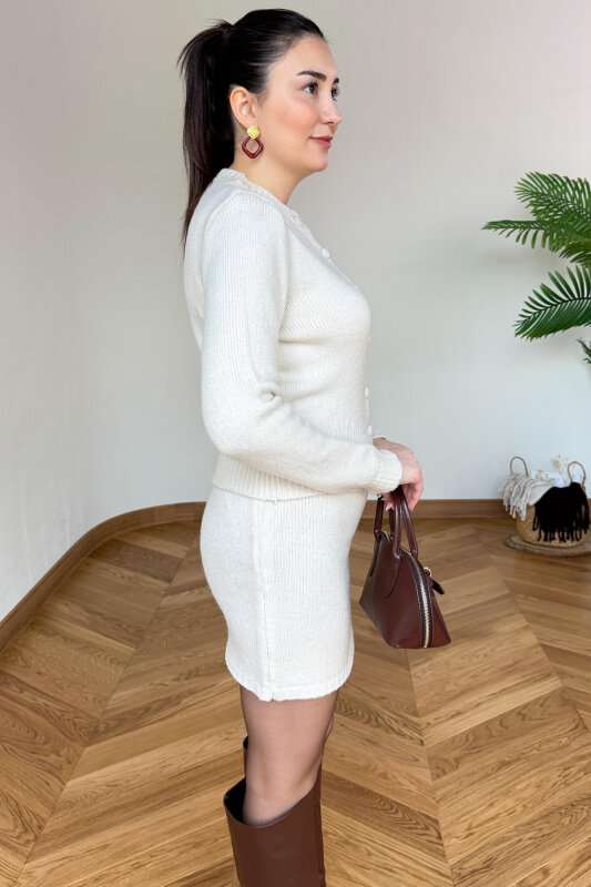 TKM-13365 Krem Kaplama Düğmeli Hırka & Mini Etek Triko İkili Takım - 3