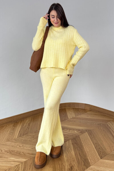 TKM-2528 Sarı Örgü Desenli Tiftikli Yumoş Triko Takım - Cappmoda
