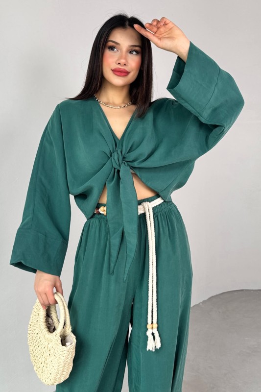 TKM-51140 Zümrüt Yeşili Önden Bağlamalı Bluz Kemerli Şalvar Pantolon İkili Takım - 2