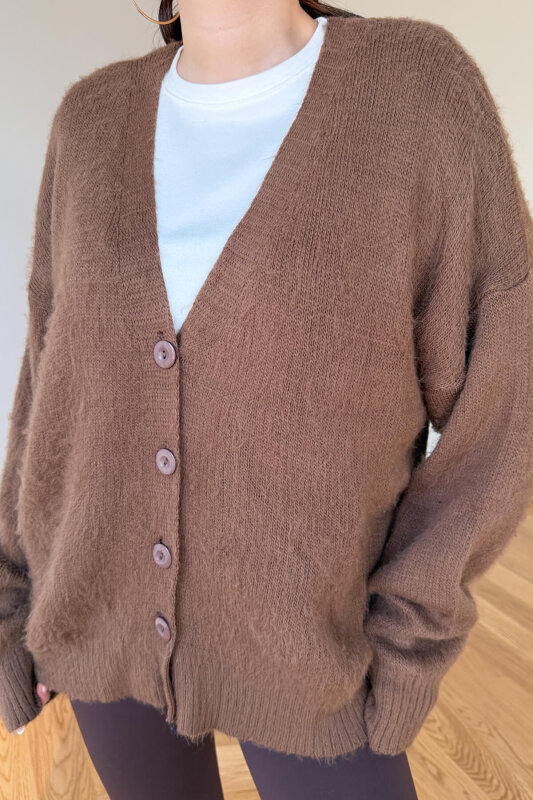 TRK-2779 Sütlü Kahve Oversize Sakallı V Yaka Düğmeli Hırka - 3