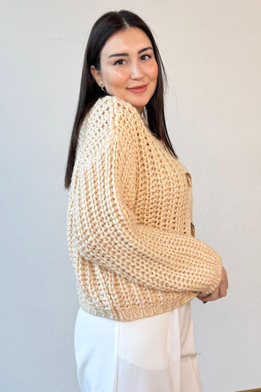 TRK-3086 Taş Rengi Kalın Örgü Kumaş Gold Düğmeli Oversize Hırka - 2