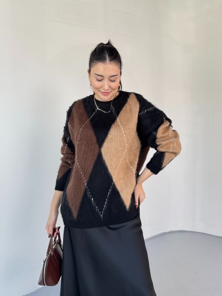 TRK-3544 Siyah Renk Bloklu Sakallı Oversize Triko Kazak 