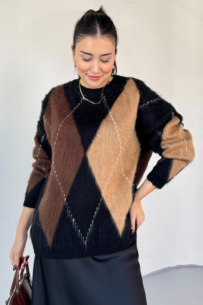 TRK-3544 Siyah Renk Bloklu Sakallı Oversize Triko Kazak 