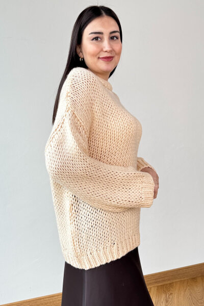 TRK-3817 Bej Kalın El Örgü Kumaş Bisiklet Yaka Oversize Kazak - 3