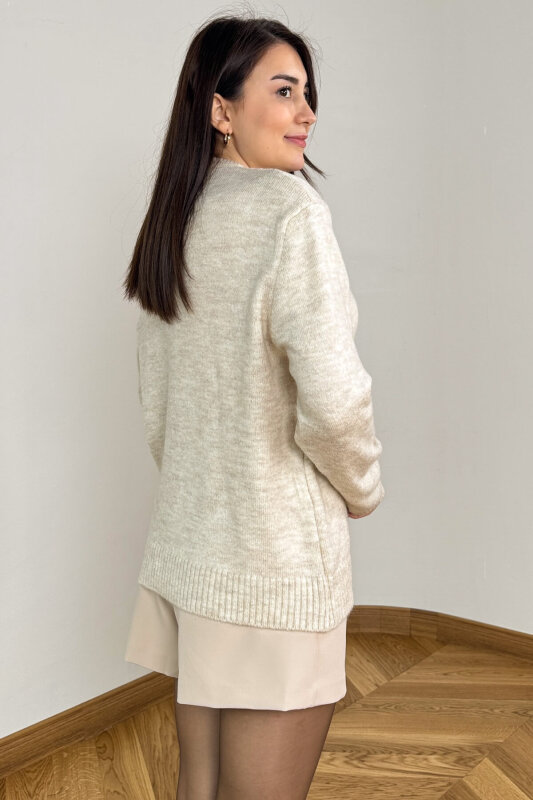 TRK-5323 Bej Fular Detaylı Oversize Salaş Triko Kazak - 2