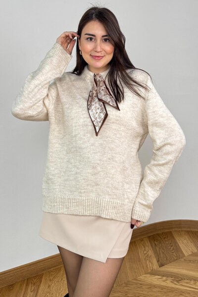 TRK-5323 Bej Fular Detaylı Oversize Salaş Triko Kazak - 3