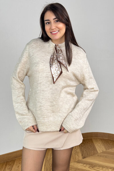 TRK-5323 Bej Fular Detaylı Oversize Salaş Triko Kazak - 4
