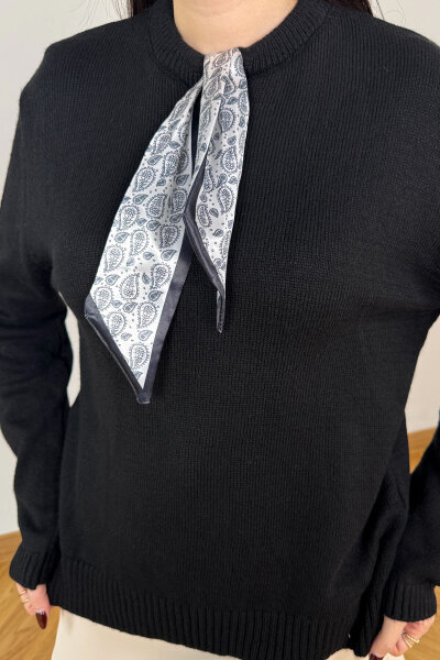 TRK-5323 Siyah Fular Detaylı Oversize Salaş Triko Kazak - 3