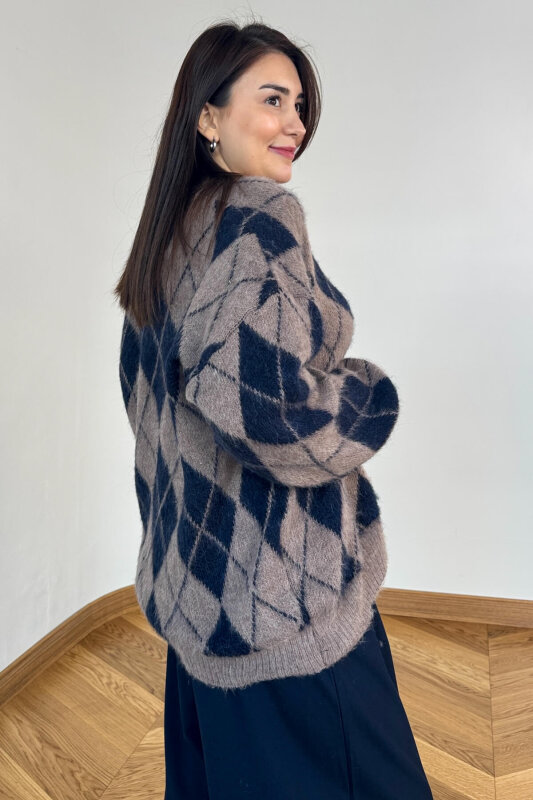 TRK-8182 Kahve-Lacivert Kırçıllı Triko Baklava Desen Oversize Hırka - 4
