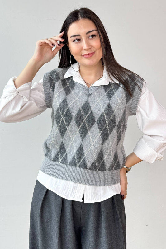 TRK-8183 Gri Kırçıllı Triko Baklava Desen V Yaka Süveter - 1