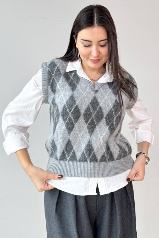 TRK-8183 Gri Kırçıllı Triko Baklava Desen V Yaka Süveter - 2
